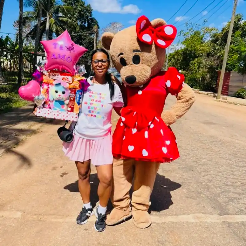 CELEBRA CON LA OSITA LULÚ