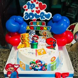 Bandeja decorada con pastel😍