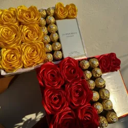 Cajas de rosas con bombones y perfume😍(color a gusto del cliente)