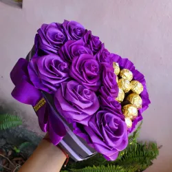 Cajas rosas eternas con bombones (color a su gusto)
