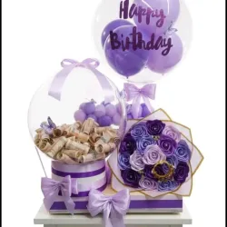 Cajita decorada con ramo de rosas eternas y globo burbuja con dinero🤩