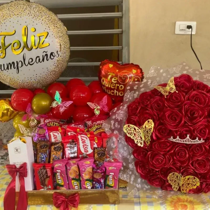Combo cajita personalizadas y ramo buchón😍