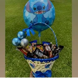 Hermosa cesta de confituras decorada💙💙