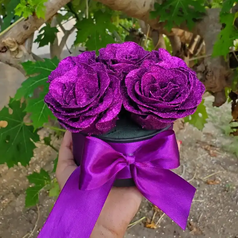 Hermoso arreglo floral💜💜💜