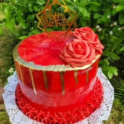 Pastel gigante rojo 