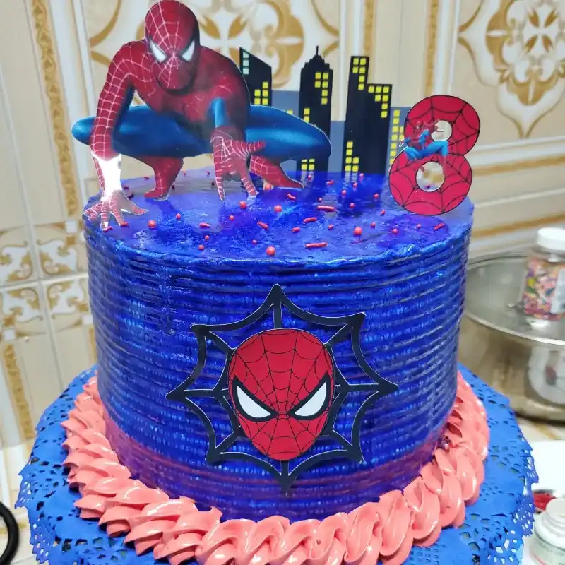 Pastel gigante temática spiderman 