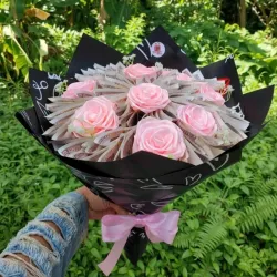 Ramo de dinero con rosas eternas