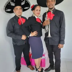 Servicio con MARIACHIS