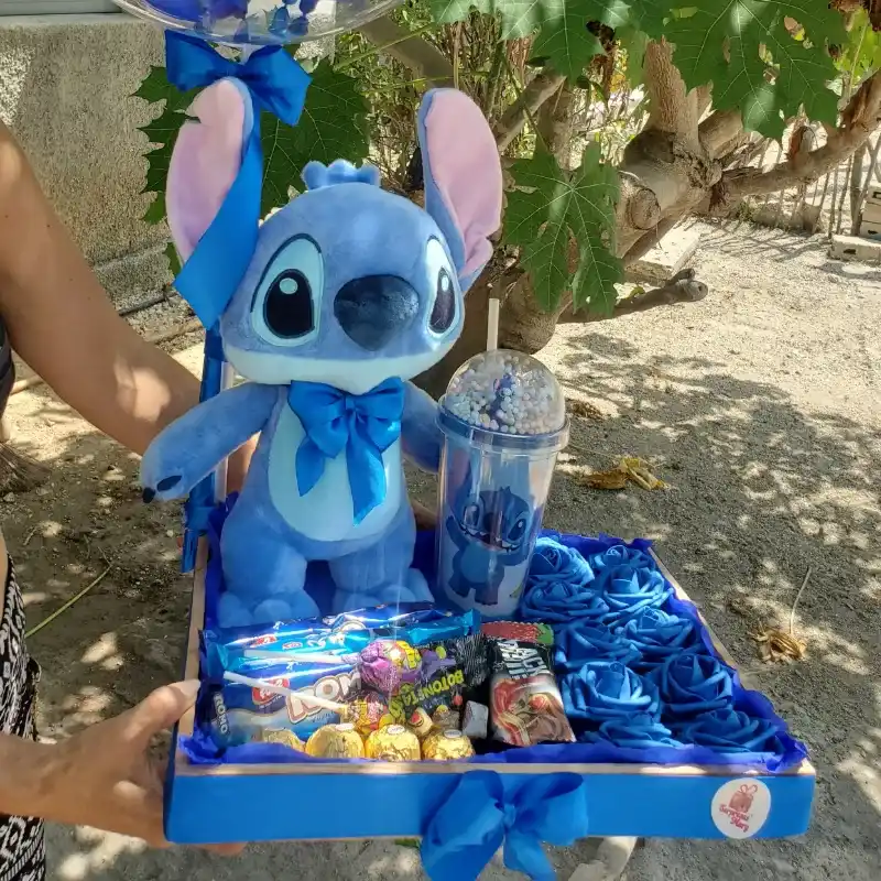 Cajita personalizada (COLOR,VASO Y PELUCHE LO ESCOGE EL CLIENTE)