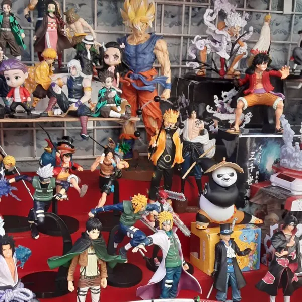 ¡Bienvenidos a OTAKU SHOP, tienda especializada en las figuras anime! 🎎🎮🎀👘 
Aquí podrás comprar tus personajes y accesorios favoritos de anime, manga, cultura otaku y también de otras temáticas como videojuegos. ¡Haz crecer tu colección con nosotros y vive la pasión por el anime al máximo!