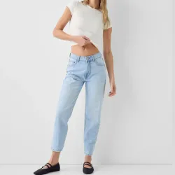 Jeans Bershka mom claro