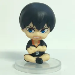 9️⃣ Tobio Kageyama sentado (Haikyuu)