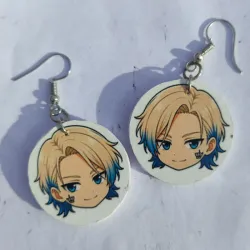 👑 Aretes Kaiser (Blue Lock)