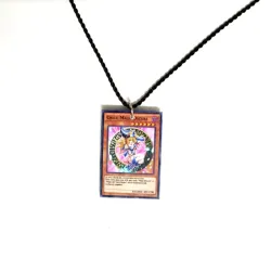 🧙 Collar Carta de Chica Maga Oscura (YuGiOh)