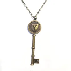 🛡️ Collar llave escudo de Resident Evil