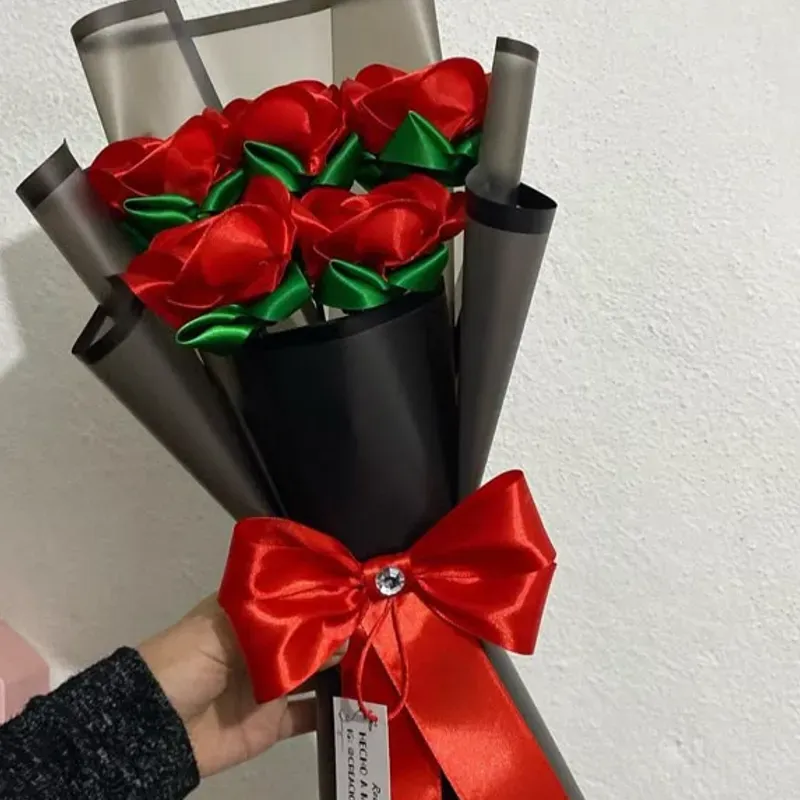 Mini ramo de 5 rosas eternas 