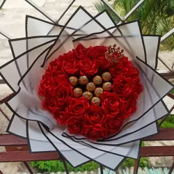 Rosas y corazón de Ferreros