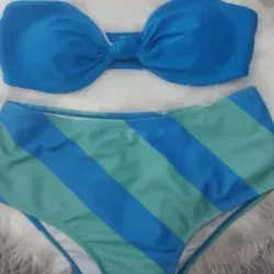 Bikini azul alto