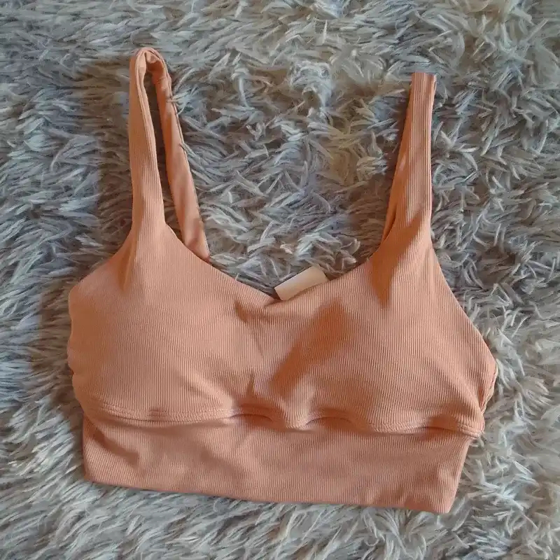 Blusa carmelita deportiva 