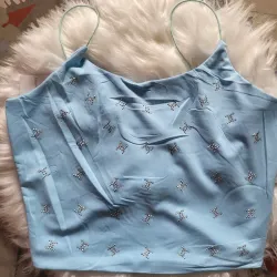 Blusa corta 