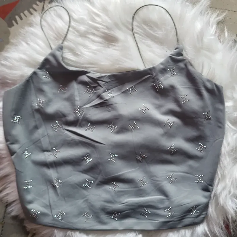 Blusa corta gris