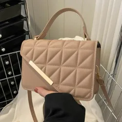 Cartera beigge cuadrada 