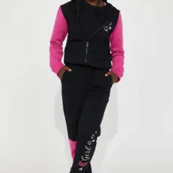 Conjunto de mono y abrigo de niña 