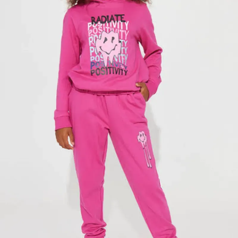 Conjunto de mono y abrigo de niña