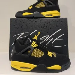 Jordan Retro 4 💛🖤