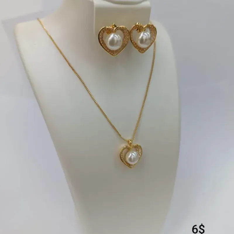 Juego de cadena y aretes 