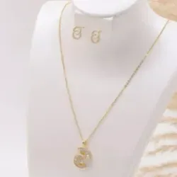 Juego de cadena y aretes 