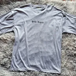 Pulover gris 