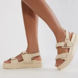 Sandalias beige 