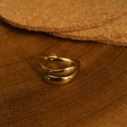 Anillo dorado dos gotas