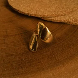 Anillo dorado grande