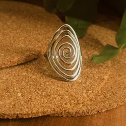 Anillo plateado Espiral