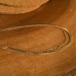 Tobillera dorada de cordón y cadena