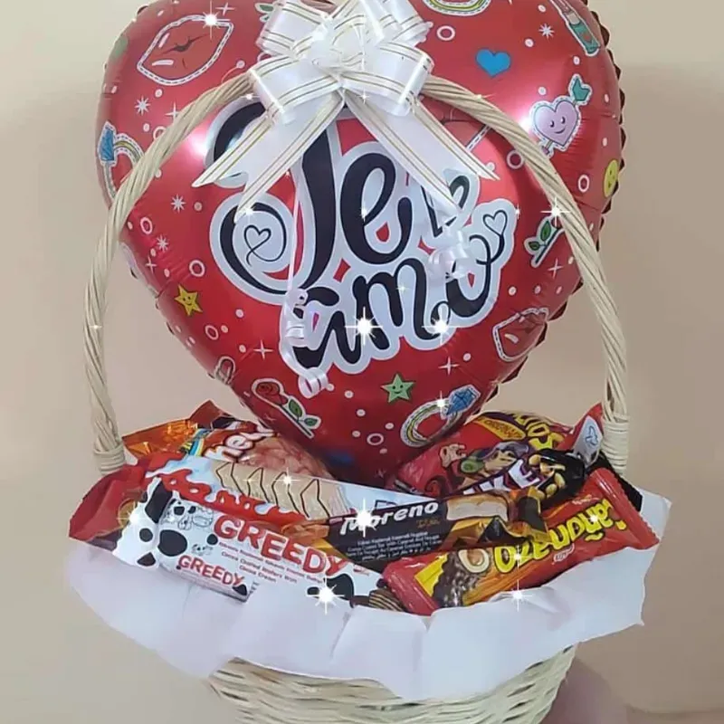 Cestas de Confituras con globos temáticos 