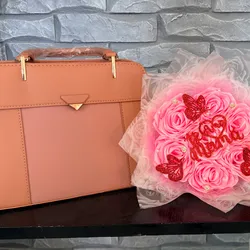 Conjunto de ramo con cartera