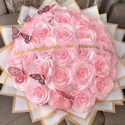 Ramo buchon de flores eternas en forma de corazón