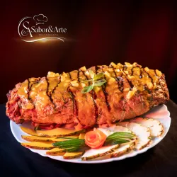 Lomo Relleno de Jamon, Queso y frutas de temporada