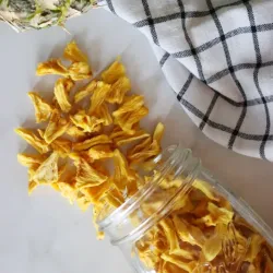 Piña deshidratada en cuñitas (20g)