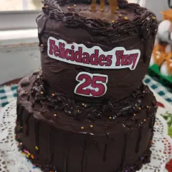 CAKE DOBLE PISO DE CHOCOLATE