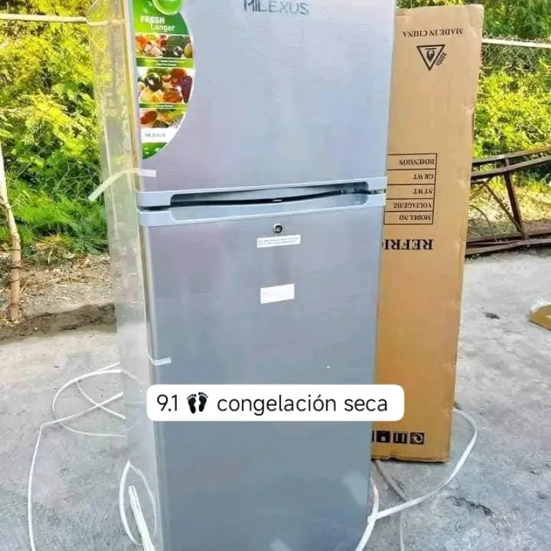9.1 pies Milexus Refrigerador 