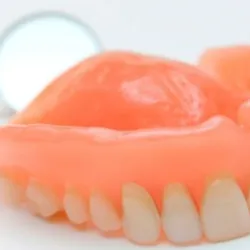 ⁠Prótesis Dental Removible Total