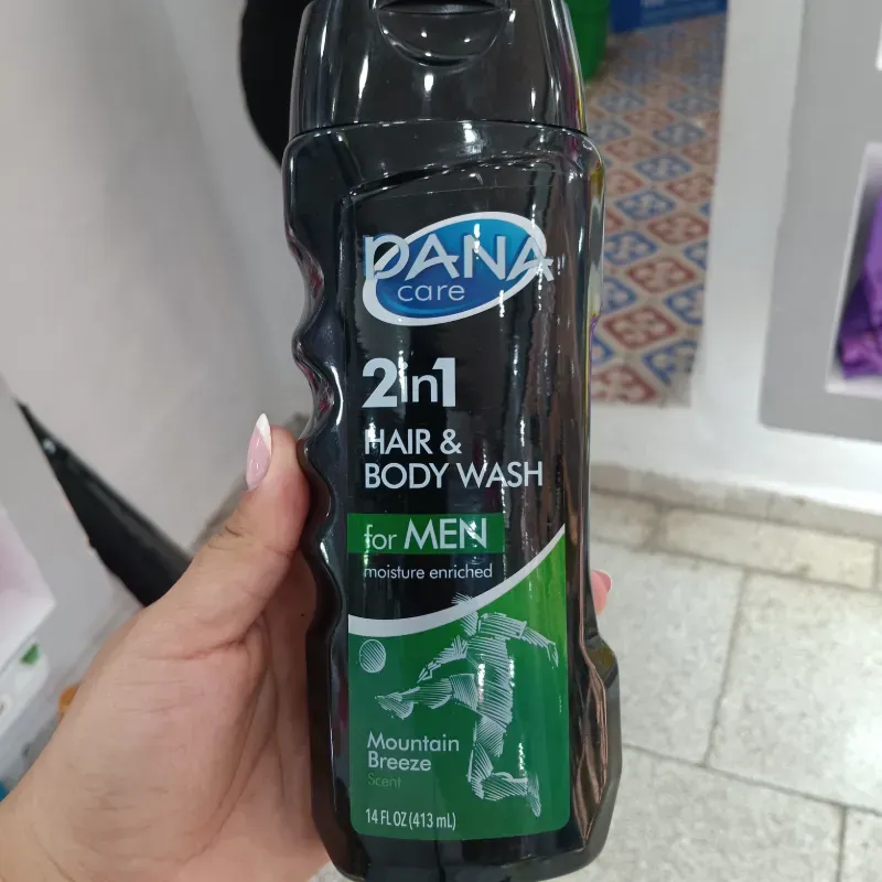 Gel de ducha + champú 2 en 1 para hombres de la marca PANA care, con la fragancia "Mountain Breeze". 