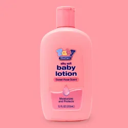 Loción para bebés XtraCare Silky Soft con aroma a rosa dulce. 