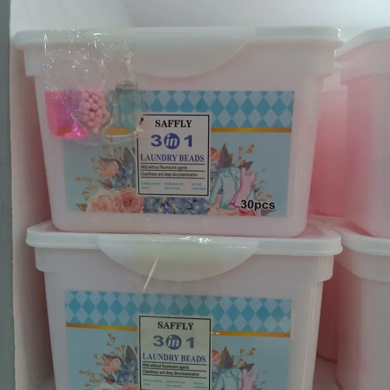 "Saffly 3 en 1 Laundry Beads" que se utiliza como potenciador de fragancia para la ropa.
