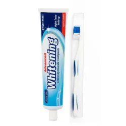 Set de cepillo + pasta dental XtraCare Advanced Whitening Anticavity Fluoride Toothpaste. 
