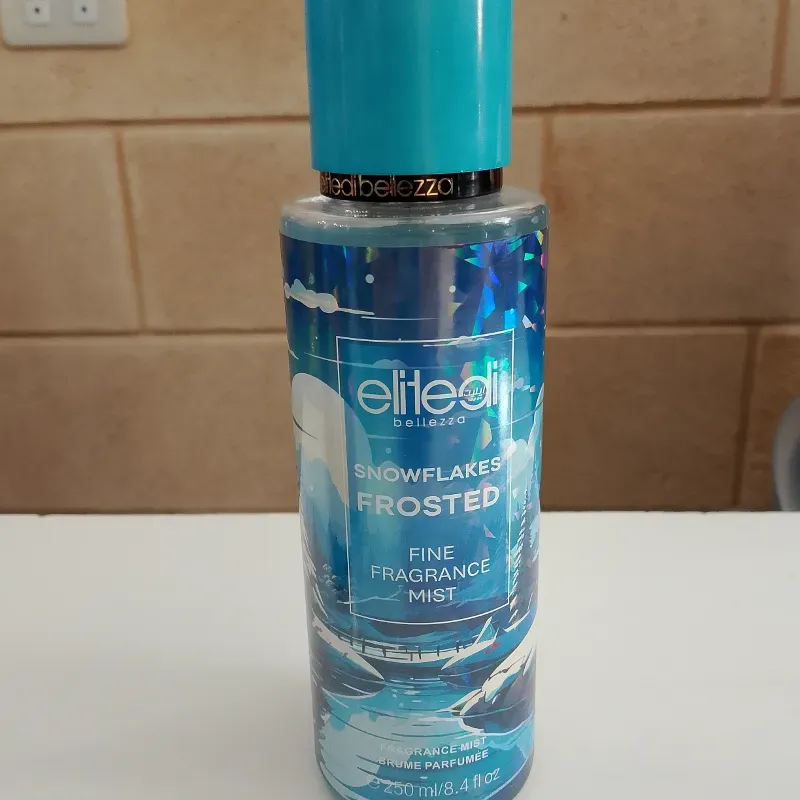 "Snowflakes Frosted Fine Fragrance Mist". 